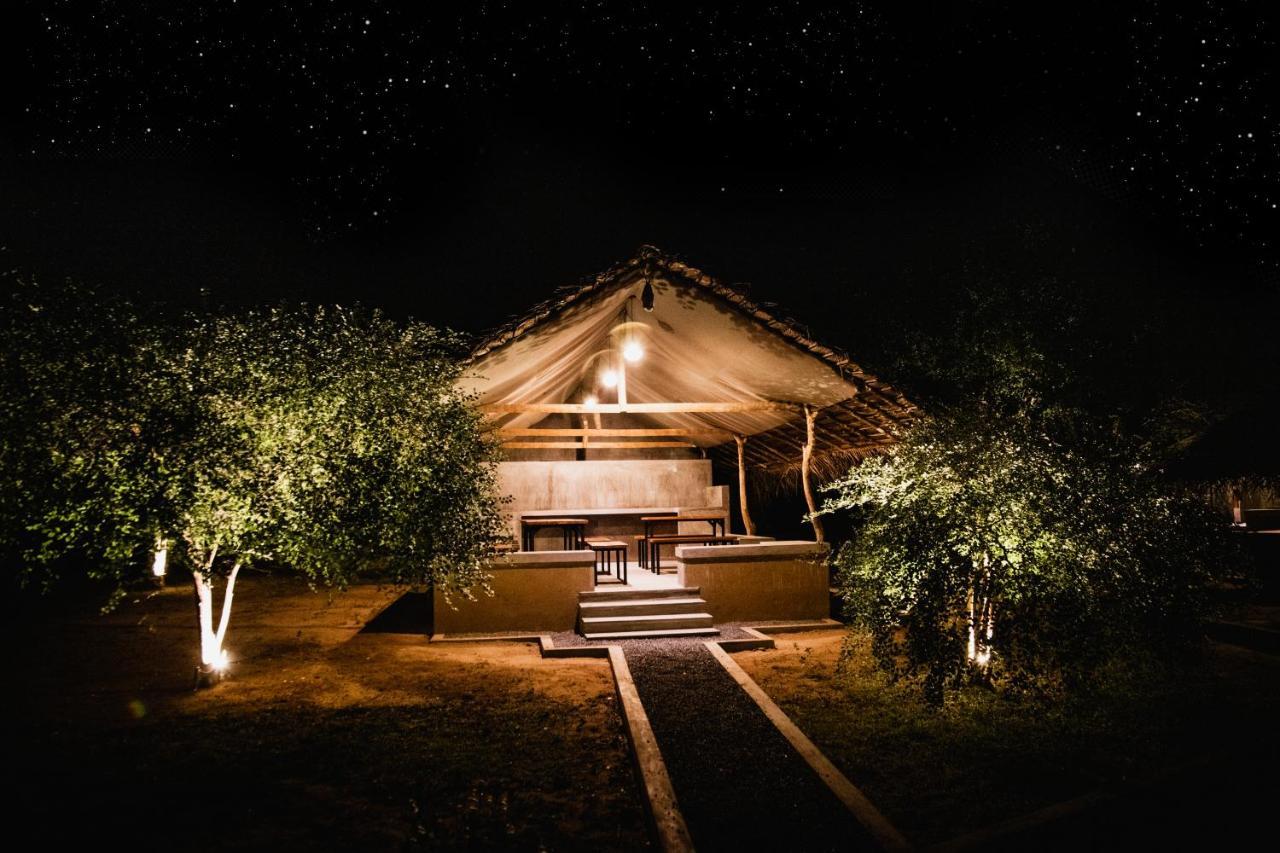 ホテル Yala Wild Hut - Yala ティッサマハーラーマ エクステリア 写真